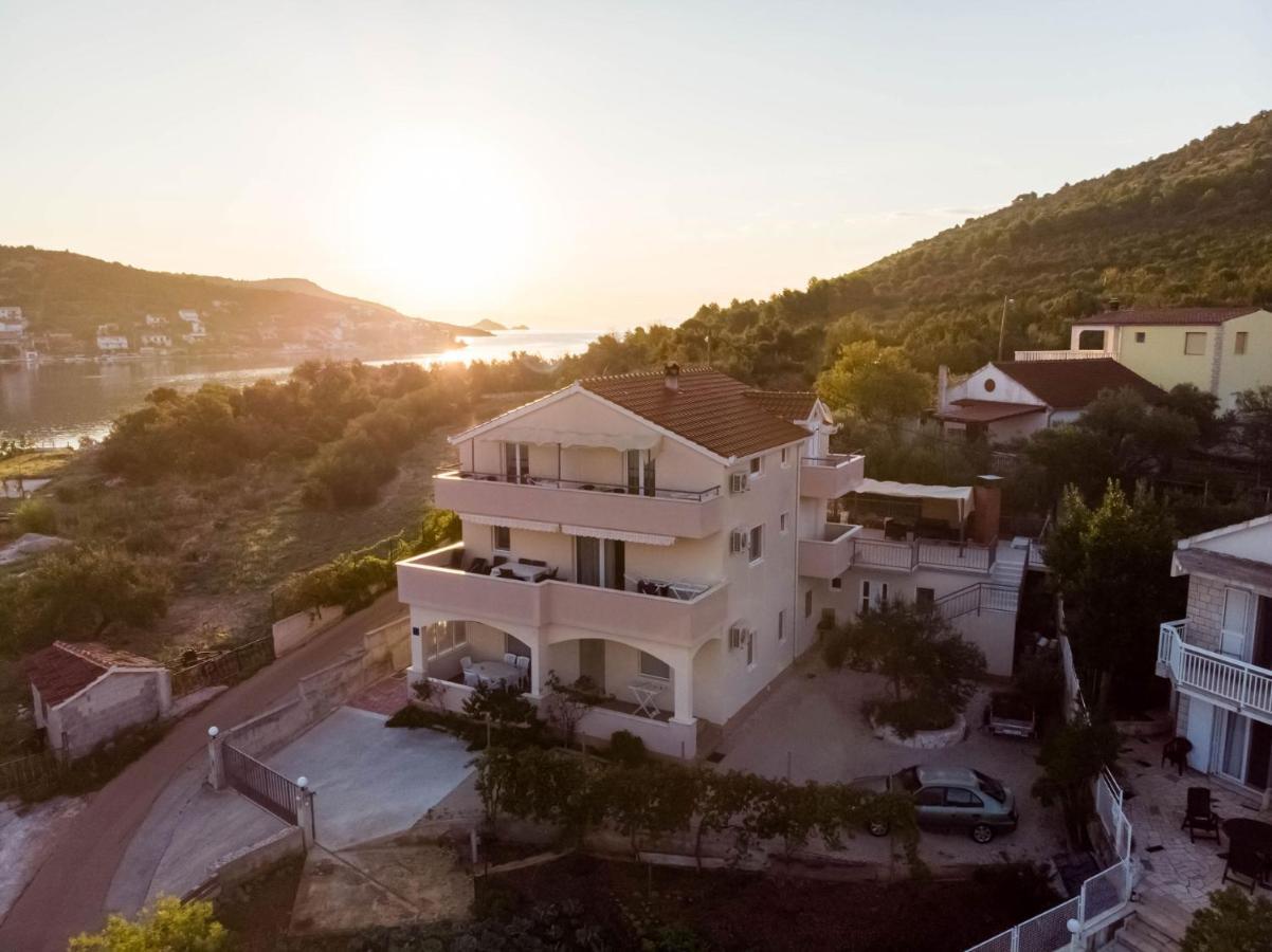 Apartments Majic Vinišće 外观 照片